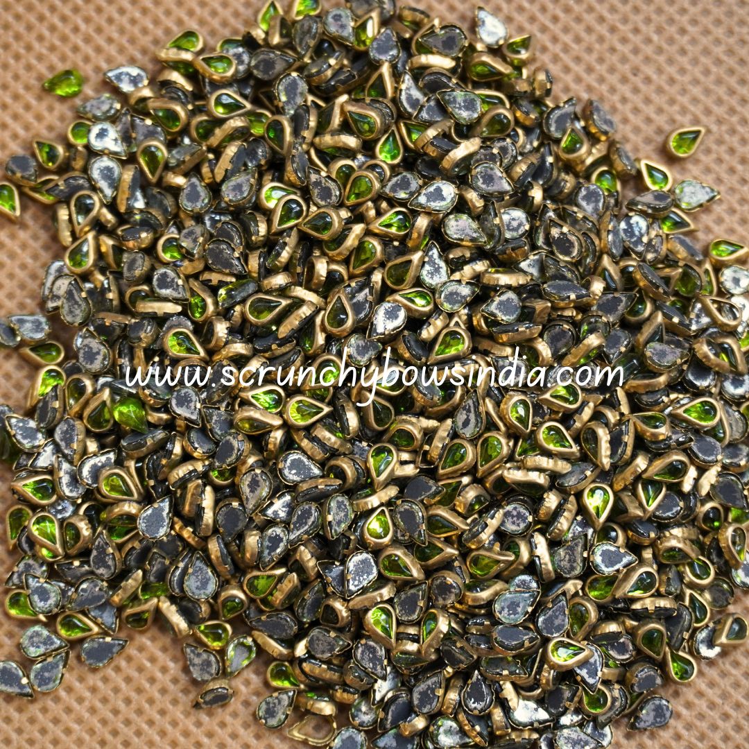 Glass Thilakam - Parrot Green