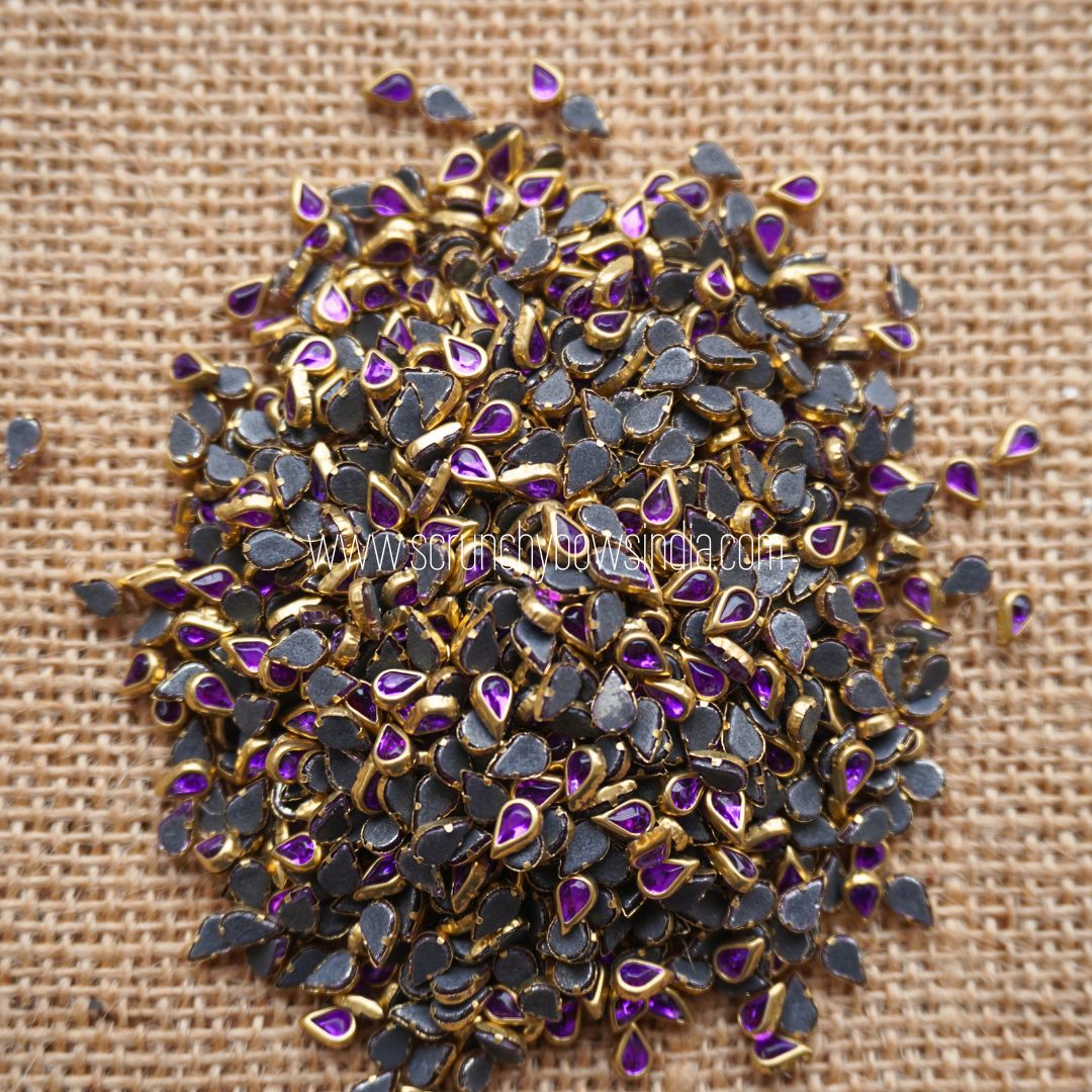 Glass Thilakam - Purple