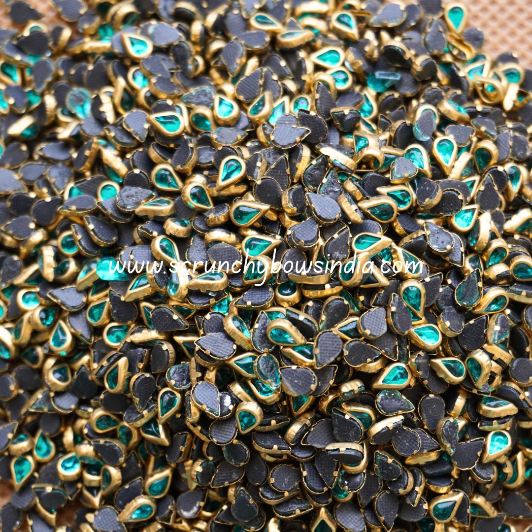 Glass Thilakam - Peacock Green
