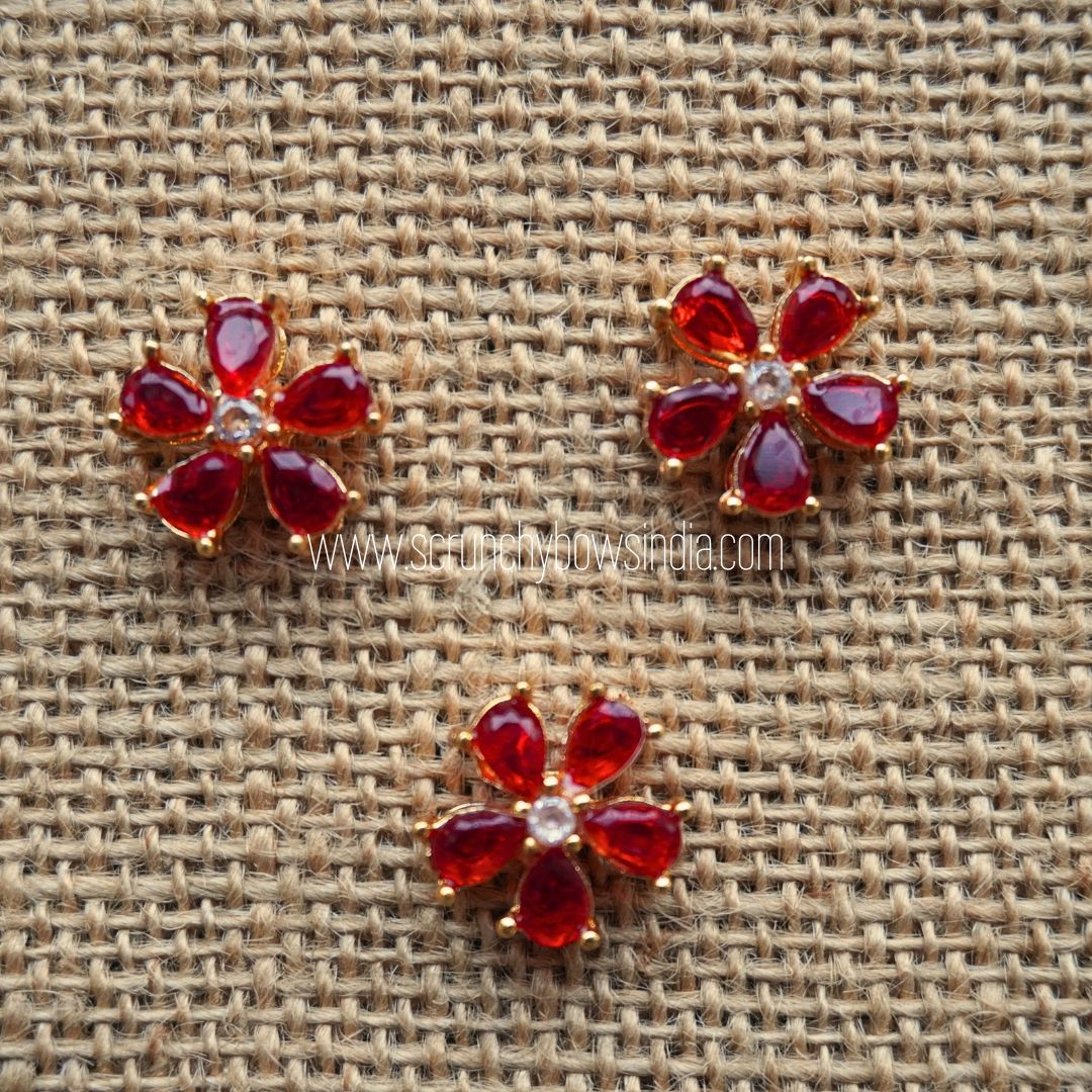 15X15 Red Flower Charm