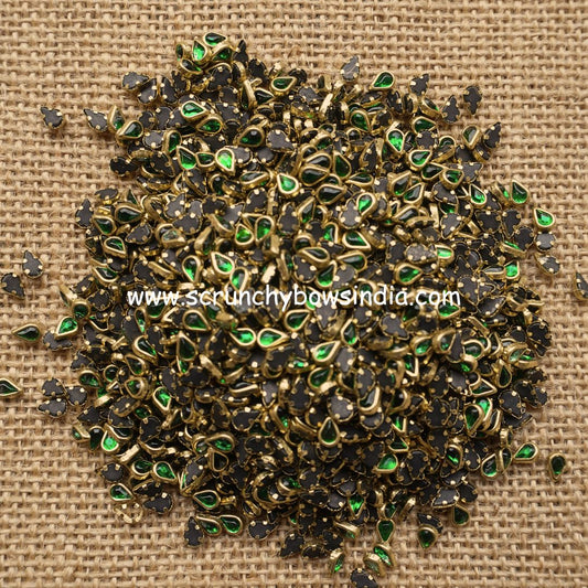 Glass Thilakam - Dark Green