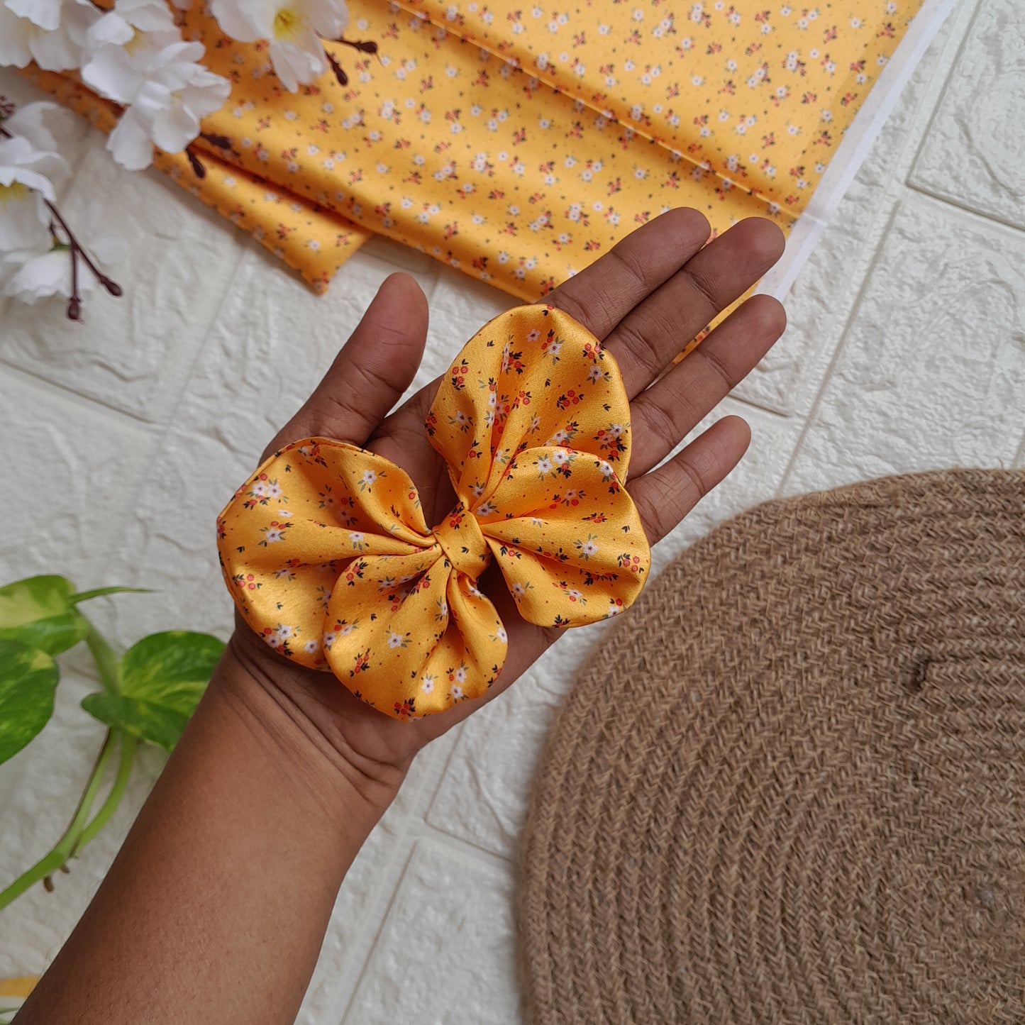 Yellow Daisy Butterfly - Scrunchy Bows