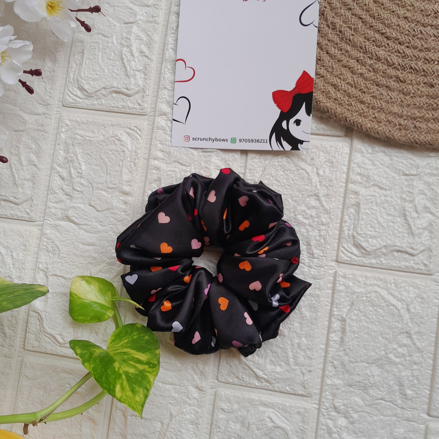 Black Heart Scrunchie - Scrunchy Bows