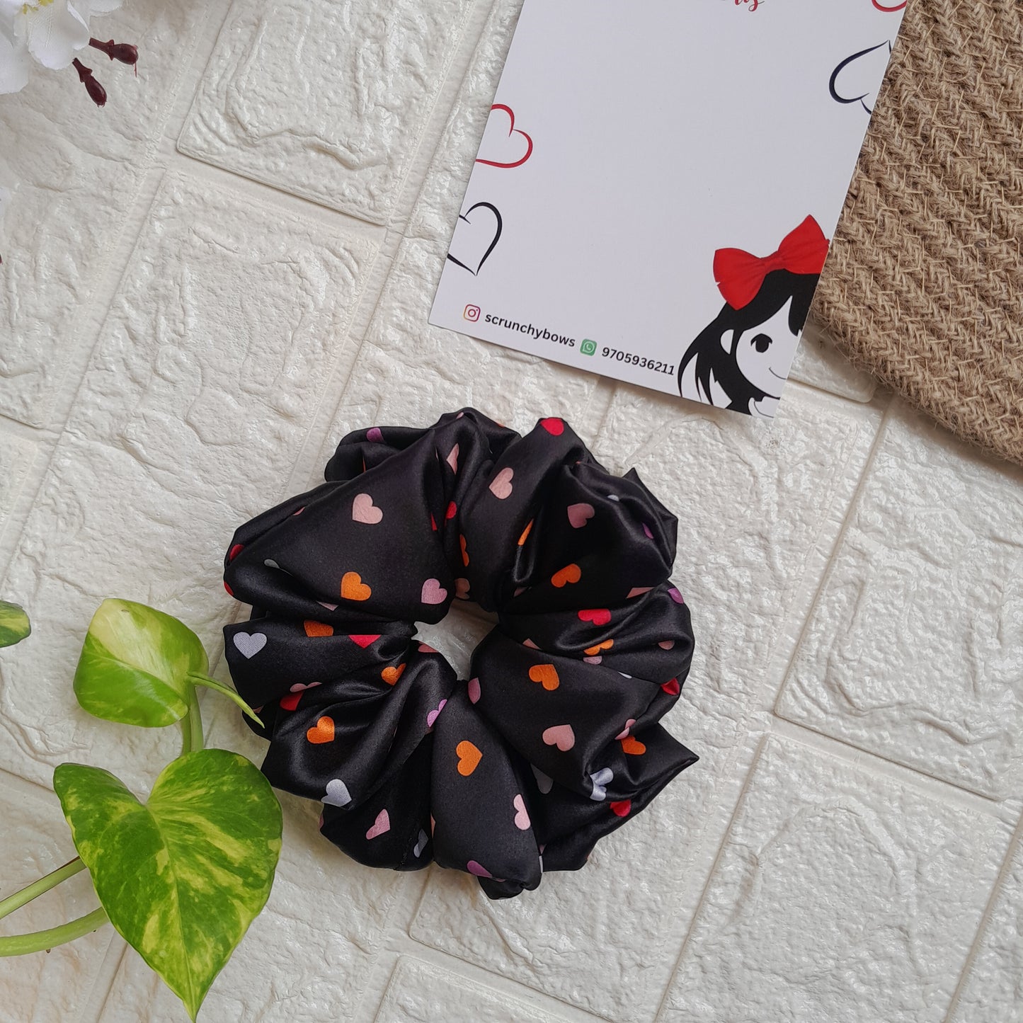 Black Heart Scrunchie - Scrunchy Bows