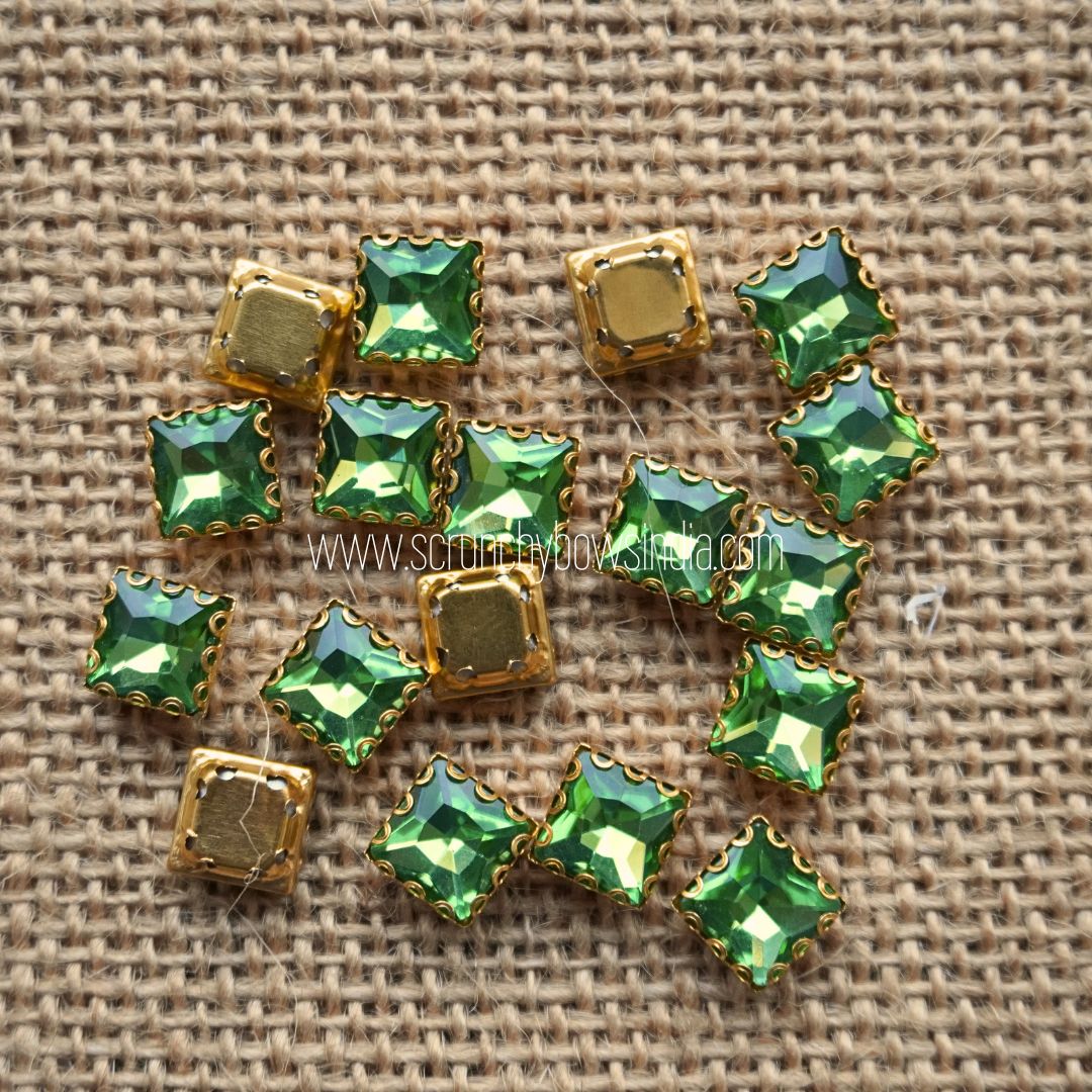 8x8 Square Clip Stone - Parrot Green