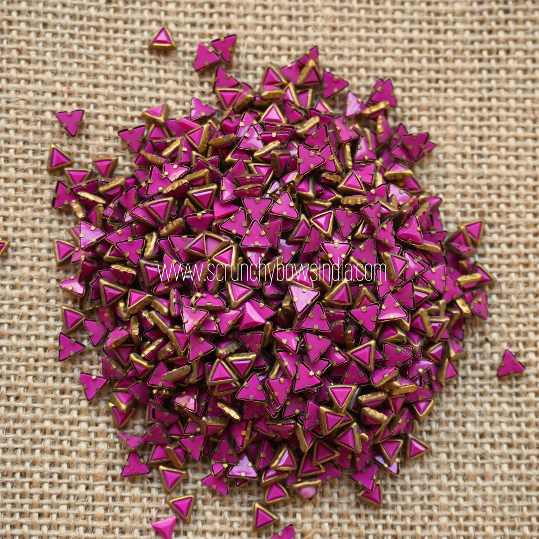 Matt Triangle - Dark Pink