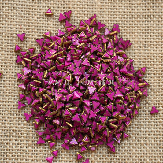 Matt Triangle - Dark Pink