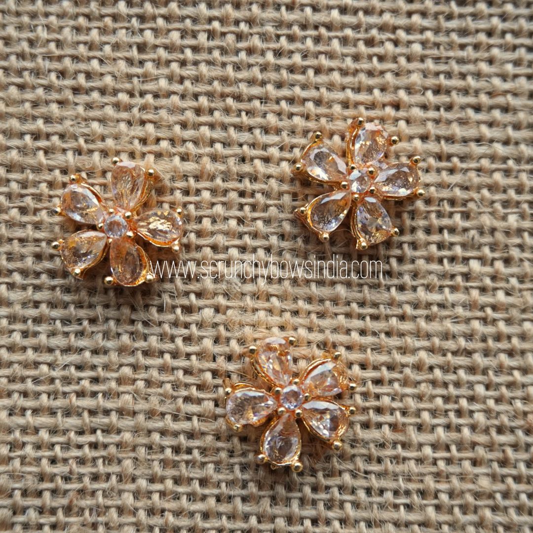 15X15 White Flower Charm