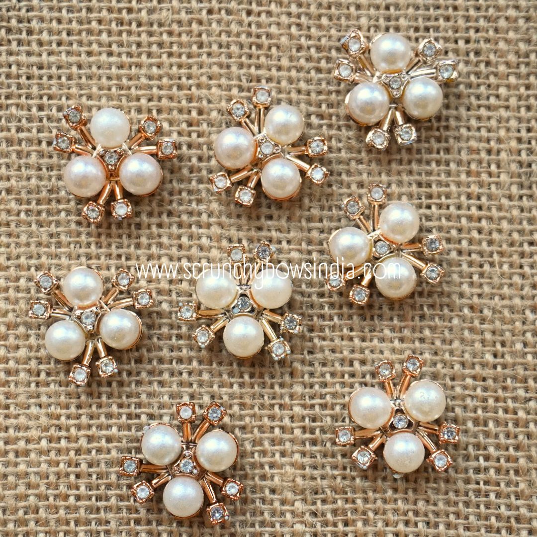 Pearl Flower with Rhinestone - 4 Pieces