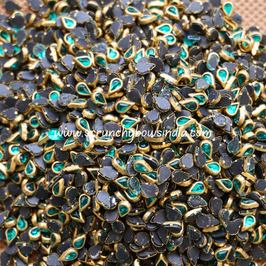 Glass Thilakam - Peacock Green